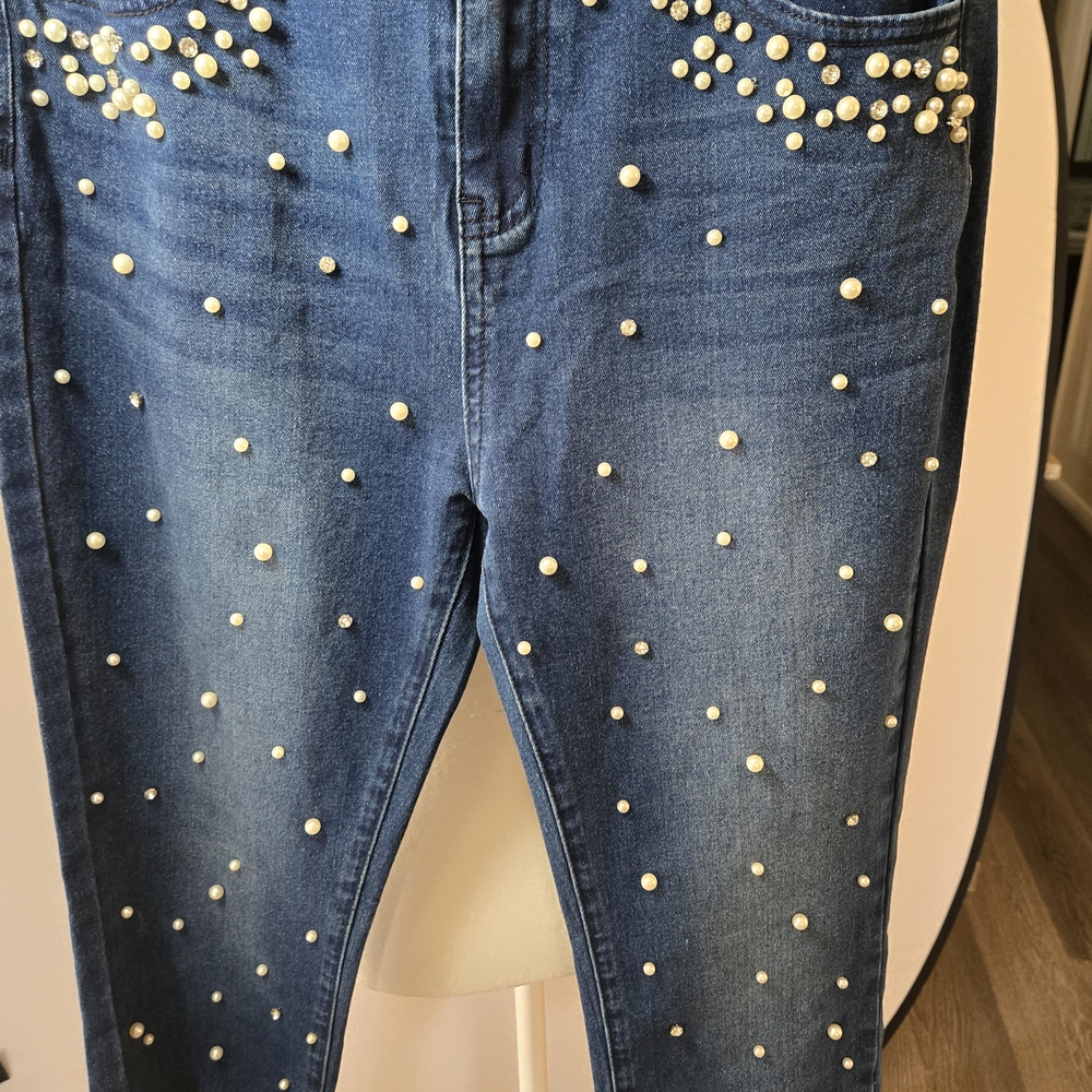 Chic Pearl-Embellished Skinny Jeans in Classic Blue NWOT - Picture 2 of 6